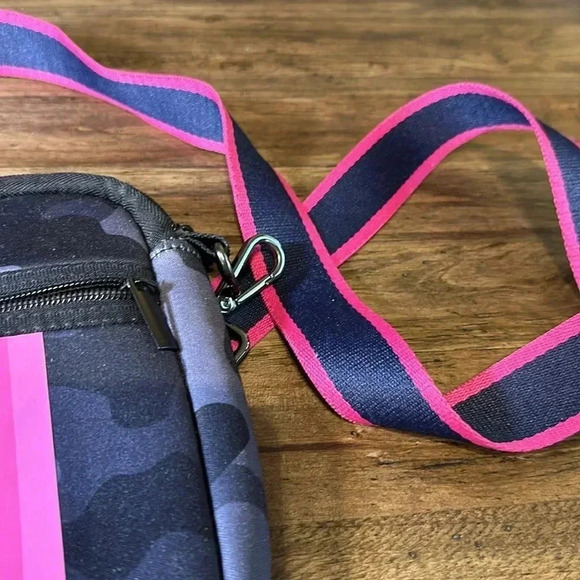 parker & hyde pink camo cell phone bag crossbody purse - Picture 5 of 8